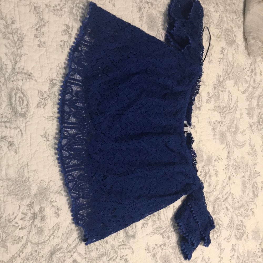 Blue shoulderless top